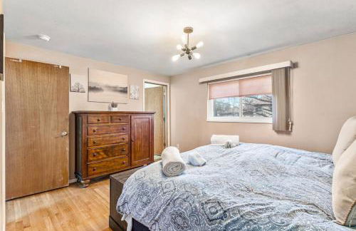 Spacious and Comfy Close to Everything Backyard - Foto 19