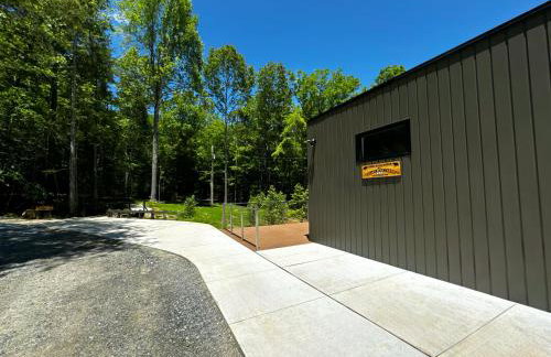 Couples Mirror Cabin- Reflections at Valley Bear Farms Resort - Foto 18