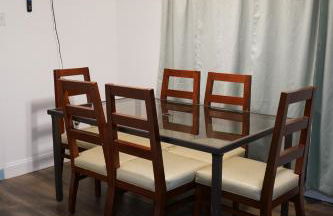 Stylish 4BR Prime Location Close to All! - Foto 35