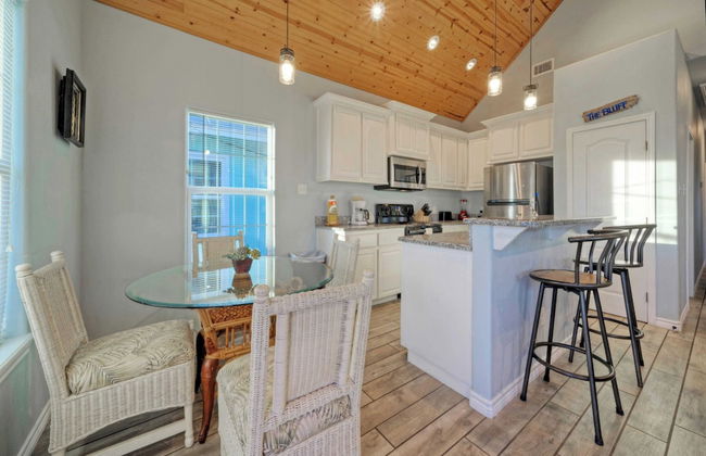 Group Getaway w/ Pool, Boat Dock 2 Homes Laguna Village Retreat by Avantstay - Foto 9