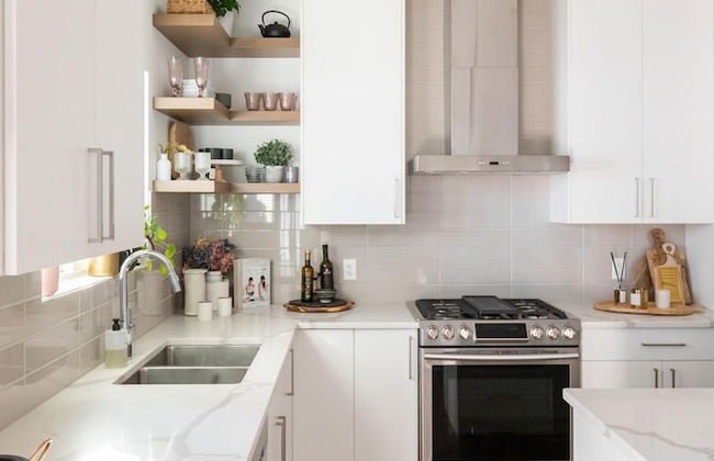 DT 3-lvl Townhouse w Rooftop Patio - Photo 3