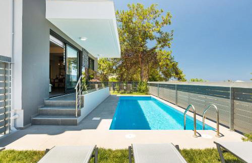 Nisos Villa, Pool & Heated SpaWhirlpool, Walking to Beach, By ThinkVilla - Photo 1