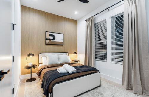 New Modern Dallas Skyline Rooftop Firepit and a Garage - Foto 21