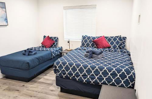 Wonderful 3 Bedroom Home Perfect for Getaway - Photo 42