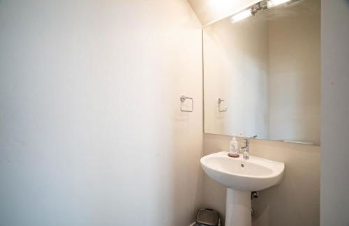 Cozy Downtown Condo with Jacuzzi 5 Min to Resort - Foto 26