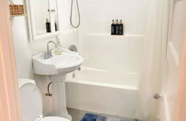 Massive 2 bedroom with fenced yard - Foto 16