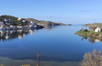 Vourkari, modern apartment overlooking the Marina of Vourkari - Foto 1