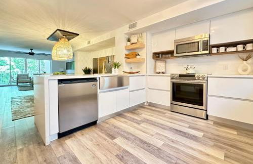 Villa Valbuena Palm Oasis In-Laws Quarters 4-Story Unit With Rooftop Retreat - Photo 56