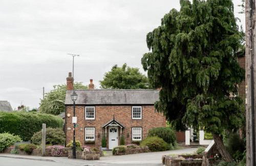 Charming Cottage close to Chester Garden Parking - Photo 31