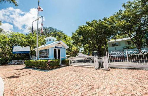 LIC Mgr - LUXURIOUS 2 BED 3 BATH PENTHOUSE SUITE - PANORAMIC OCEAN VIEWS! INDOOR PICKLEBALL - SPEAKEASY! - Foto 57