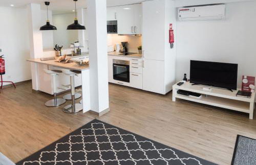 Islet House - Photo 9