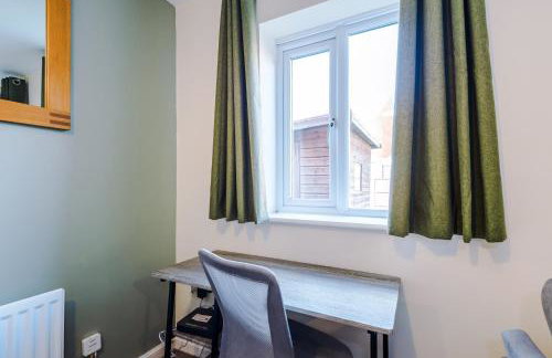 3 Bedroom Semi-Detached Home Sleeps 5 with Driveway - Foto 16