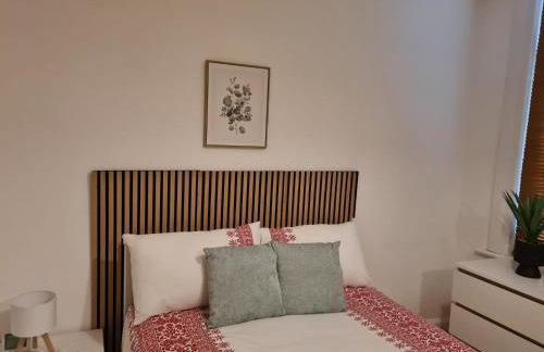 Ground Floor Maisonette Near St James St Overground Station - Foto 13