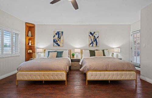 Entire Private Home with 4 Bedrooms 2 Bathrooms, 6 Beds, Hot Tub, King Bed, 6 Parking, Big Yard, Available Now - Foto 10