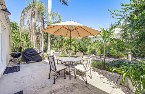 Walk to Beach Old Naples Escape with Private Pool! - Foto 2