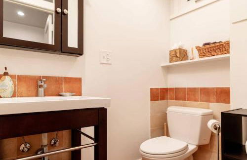 Huge Studio w Full Kitchen W D Parking - Foto 8