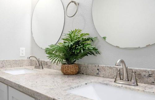 Two Adjacent Cabins, Sleeps 18 - Foto 28