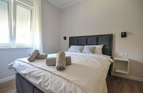 Tony's house in garden - Photo 14