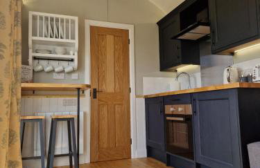 Long Meadow Shepherd Hut - Brecon Beacons, LD3 7TD - Foto 27