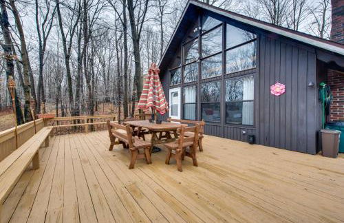 Fire Pit and Community Perks Gouldsboro Cabin! - Foto 1