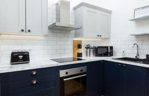 The Stylish 3-Bedroom Maisonette Retreat - Photo 39