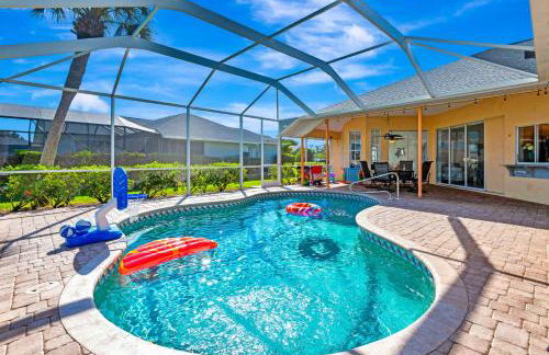 Spacious Canal-View Home with Pool and Game Room - Foto 74
