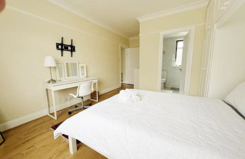 Bright & Spacious House Near Central London - Foto 2