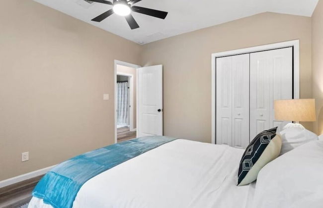 Modern Cabin in Pine Forest Near Austin - Foto 2