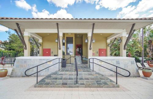 Vibrant 4BR Family Townhome 1 mile from Disney World and Disney Springs - Photo 59