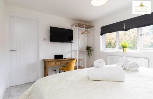 Contractors 3 Bed 2Bath House Free Off Street Parking for 2 Cars WiFi Stevenage Self Catering Sleeps 5 Guests By White Orchid Property Relocation - Foto 35