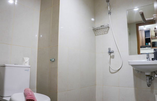 Modern Look and Homey Studio Apartment LRT City Jatibening - Foto 11