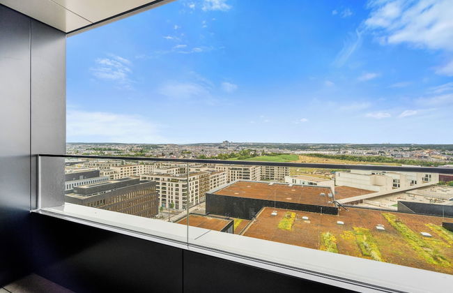 Stylish Luxurious Apt w Pool & Gym ID214 - Foto 18