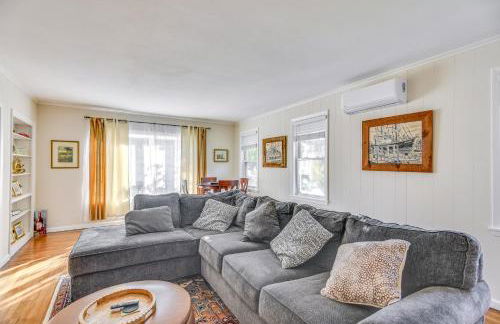 Lovely Westerley Home with Yard and Grill! - Foto 6