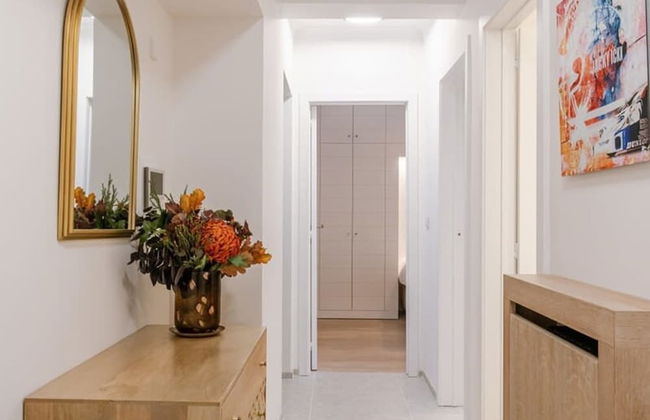 Spacious Apartment With Parking on Prime Location - Foto 20