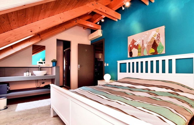 Villa With Heated Outdoor Pool and Sauna - Photo 9