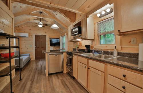 Lena Cabin Wooded Tiny Cabin - Hot Tub - Foto 10