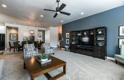 Paradise Village 113 Water Park and Kids Cove, Ping Pong, XBOX 360, Games, Beautiful Mountain Views, and More - Foto 15