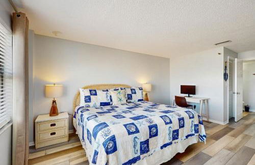 Beach Place 1-404 - Photo 15