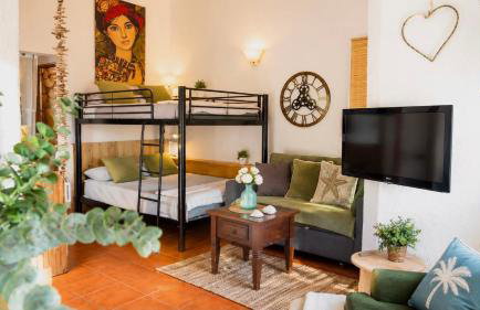 Cala Canyelles Villa & Private Studio with Garden - Foto 12
