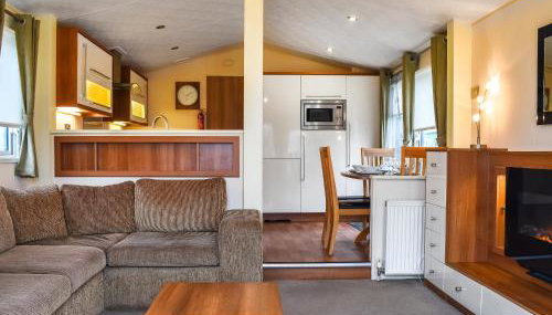 Inglenook Lodge - Photo 3