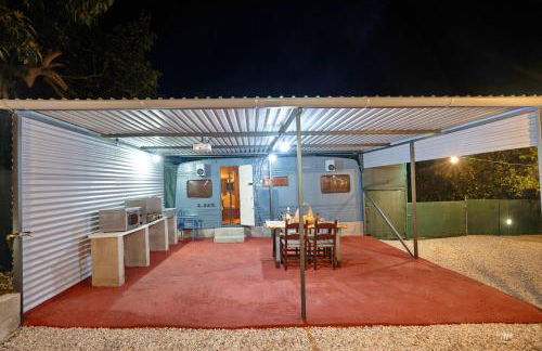 Lemon Garden Camper - Photo 25