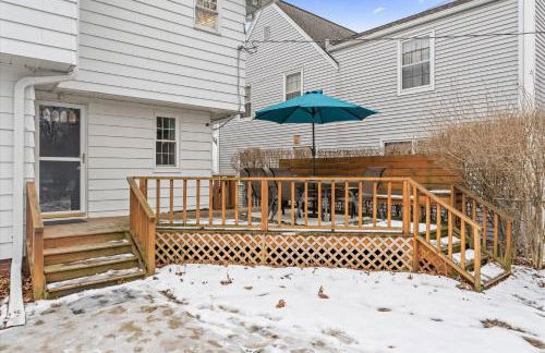 5 Mins to UND - Cozy 4BD with BBQ & Pool Table - Foto 40