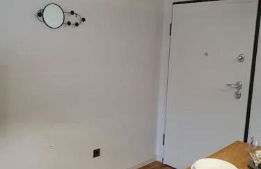 City heaven,self check in, with free parking - Foto 9