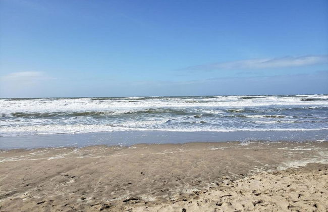 Lovely Family House on Edge of Park near Lake & Sea - Foto 30