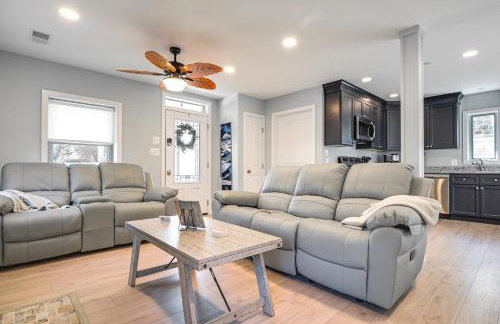 Waterfront Historical District Home Near River - Foto 1