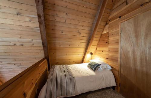 HB Hideaway Boho Treehouse Vibes in the Pines - Foto 38