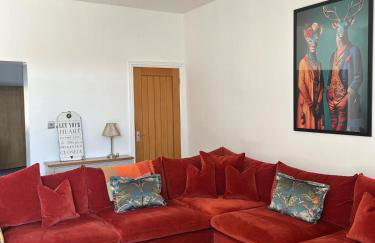 Stylish 3 Bed Home Near Newcastle & Sunderland Free Parking Sleeps 6 - Foto 1