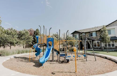 Resort Like Amenities King bd 2 Qn bds Fast WiFi Slps7 - Foto 8