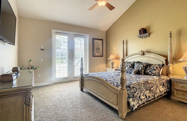 Fantastic 7 Bed 6 Bath In Prestigious Gated Comm. 7 Bedroom Villa by Redawning - Foto 18