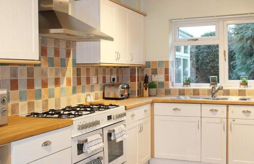 ELY House with FREE private parking - Photo 9